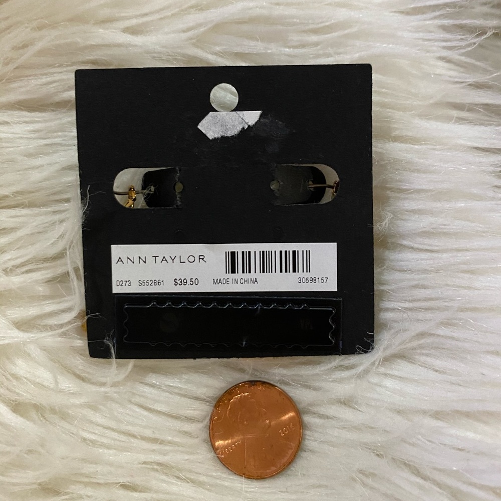 Ann Taylor Gold Heart Drop Earrings - Picture 4 of 5